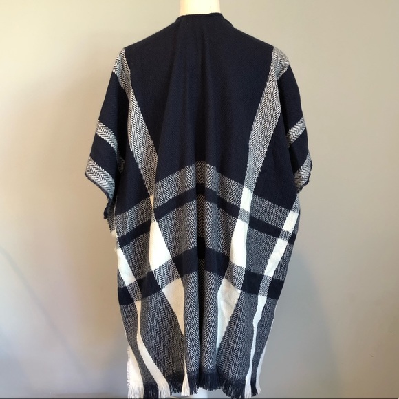 HP! Loft Open Poncho in Navy & Winter White NWT Size Small - Picture 4 of 8